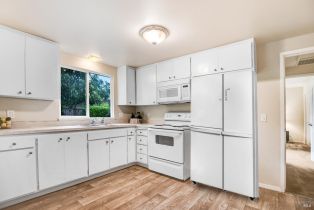 Single Family Residence,  Valley Oaks drive, Santa Rosa, CA 95409 - 9