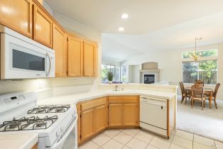 Single Family Residence,  16th Hole drive, Windsor, CA 95492 - 10