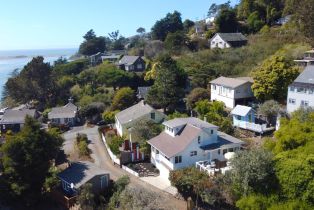 Single Family Residence, 9500 El Camino Aly, Jenner, CA  Jenner, CA 95450