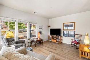 Single Family Residence,  Palomino court, Healdsburg, CA 95448 - 4