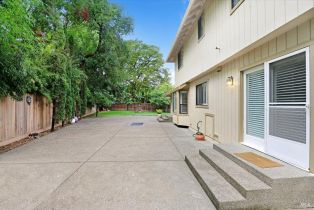 Single Family Residence,  Fairway court, Healdsburg, CA 95448 - 45