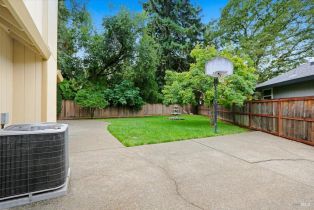 Single Family Residence,  Fairway court, Healdsburg, CA 95448 - 39