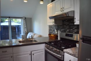 Townhouse,  Courtyards East none, Windsor, CA 95492 - 7