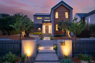 Single Family Residence, 983 Grove St, Healdsburg, CA  Healdsburg, CA 95448