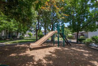 Townhouse, Gate way, Santa Rosa, CA 95401 - 33