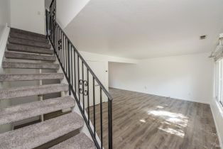 Townhouse, Gate way, Santa Rosa, CA 95401 - 5