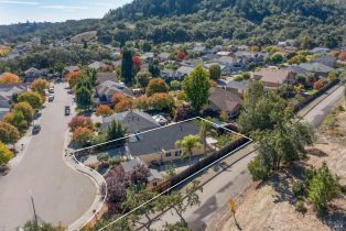 Single Family Residence,  Laurel court, Cloverdale, CA 95425 - 4
