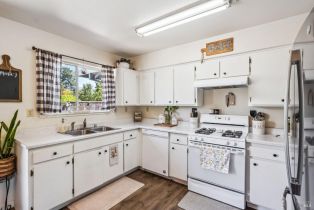 Single Family Residence,  Garden Circle way, Cloverdale, CA 95425 - 17