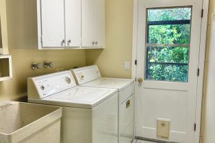 Single Family Residence,  Hampton court, Santa Rosa, CA 95409 - 5