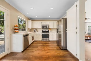 Single Family Residence,  Wooded Glen court, Windsor, CA 95492 - 12