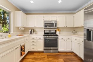 Single Family Residence,  Wooded Glen court, Windsor, CA 95492 - 13