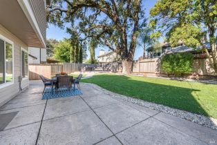 Single Family Residence,  Wooded Glen court, Windsor, CA 95492 - 39