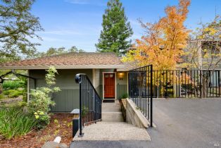 Condominium,  Augusta circle, Napa, CA 94558 - 6