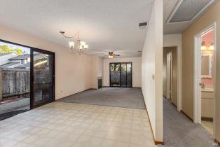 Condominium,  Cross avenue, Santa Rosa, CA 95401 - 6