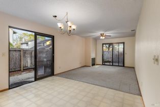 Condominium,  Cross avenue, Santa Rosa, CA 95401 - 3