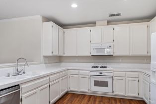 Condominium,  McClelland drive, Windsor, CA 95492 - 9