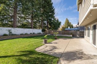 Single Family Residence,  Wooded Glen court, Windsor, CA 95492 - 13