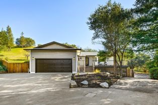 Single Family Residence, 210 Burgundy Rd, Healdsburg, CA  Healdsburg, CA 95448