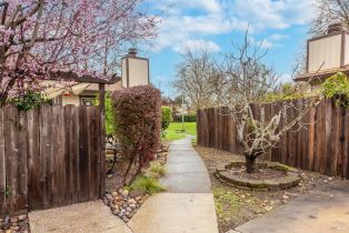 Condominium,  Agnew place, Santa Rosa, CA 95401 - 24