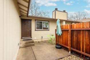 Condominium,  Agnew place, Santa Rosa, CA 95401 - 2