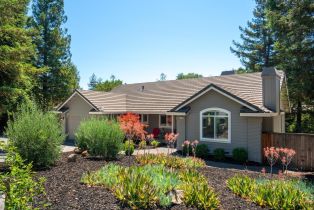 Single Family Residence, 219 Burgundy Rd, Healdsburg, CA  Healdsburg, CA 95448