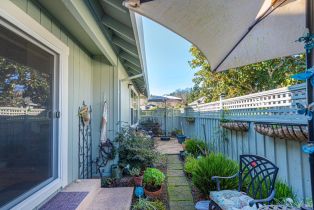 Single Family Residence,  Singing Brook circle, Santa Rosa, CA 95409 - 32