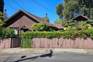 Single Family Residence, 523 Center St, Healdsburg, CA  Healdsburg, CA 95448
