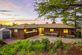 Single Family Residence, 28 Meadowglen Dr, Petaluma, CA  Petaluma, CA 94952