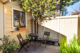 Condominium,  Woodlake drive, Santa Rosa, CA 95405 - 7