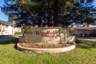 Condominium, 2103 Woodlake Dr, CA  , CA 95405