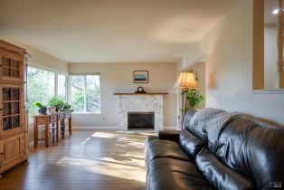 Single Family Residence,  Sunrise avenue, Santa Rosa, CA 95409 - 9