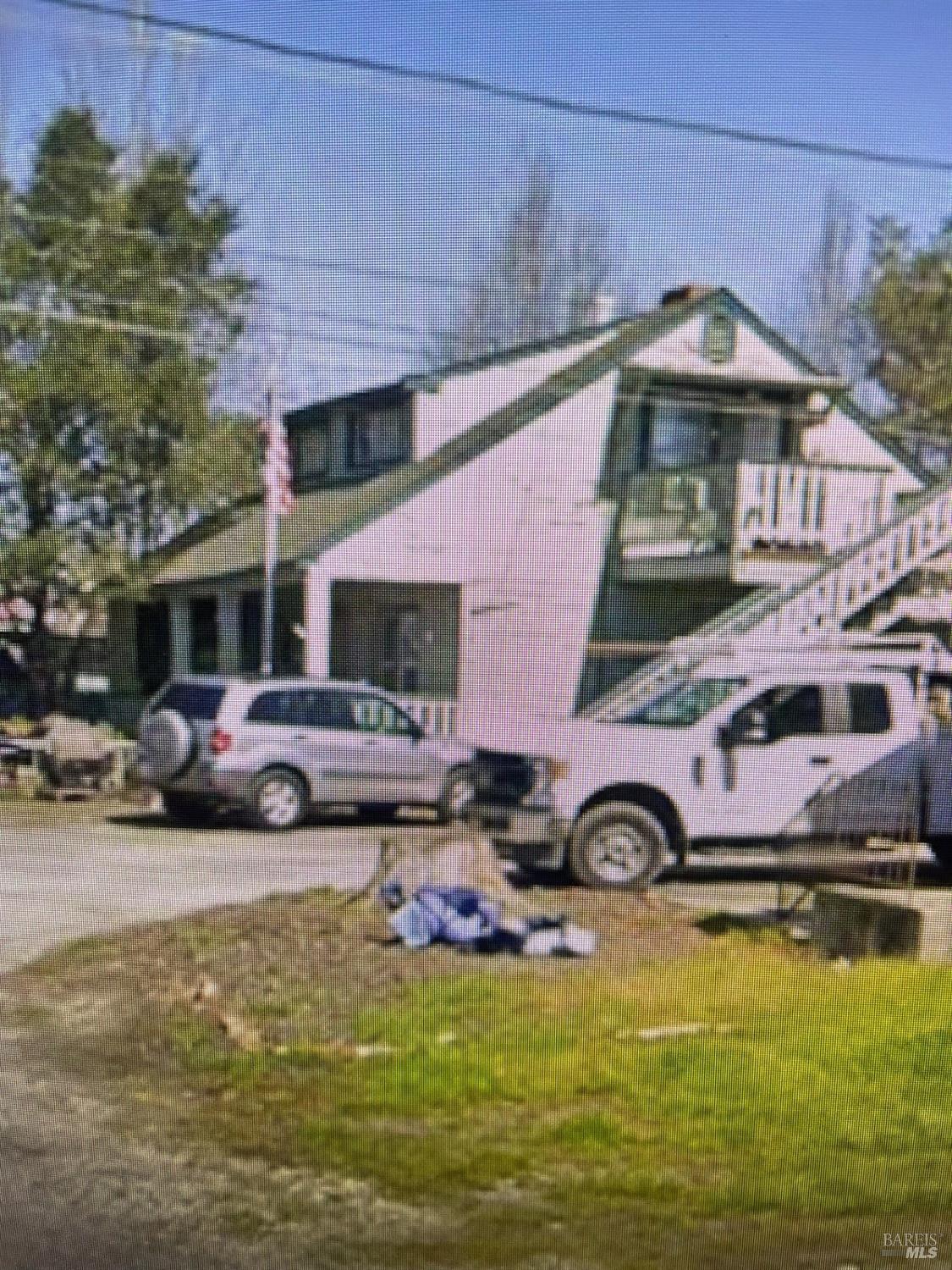 Halfplex, Hawthorne court, Petaluma, CA 94952 - 1