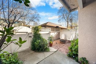 Townhouse,  Burgundy court, Petaluma, CA 94954 - 24