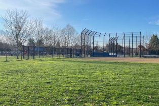 Townhouse,  Burgundy court, Petaluma, CA 94954 - 32