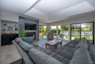 Single Family Residence,  Lakewood drive, Windsor, CA 95492 - 4