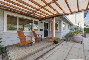 Single Family Residence, 775 Florence Ln, Healdsburg, CA  Healdsburg, CA 95448