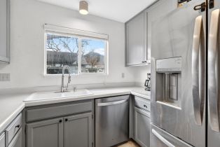 Condominium,  Elbridge avenue, Cloverdale, CA 95425 - 7