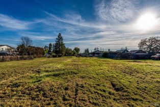 Residential Income,  Gumview road, Windsor, CA 95492 - 3