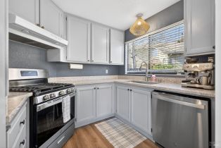 Single Family Residence,  Othello court, Windsor, CA 95492 - 22