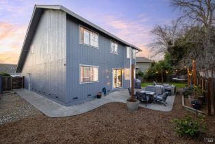 Single Family Residence,  Othello court, Windsor, CA 95492 - 2