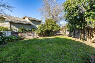 Single Family Residence,  Othello court, Windsor, CA 95492 - 36