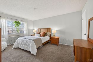 Single Family Residence,  Othello court, Windsor, CA 95492 - 24