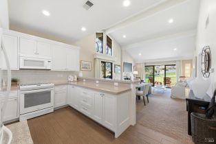 Condominium,  Oak Leaf way, Napa, CA 94558 - 4