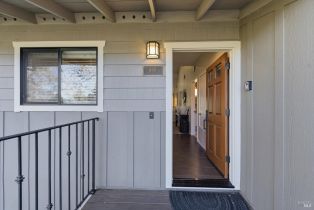 Condominium,  Oak Leaf way, Napa, CA 94558 - 3