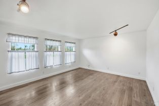 Single Family Residence,  Cockrobin avenue, Windsor, CA 95492 - 9