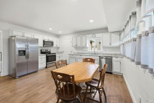 Single Family Residence,  Cockrobin avenue, Windsor, CA 95492 - 13