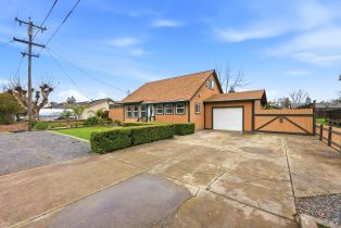 Single Family Residence,  Cockrobin avenue, Windsor, CA 95492 - 4