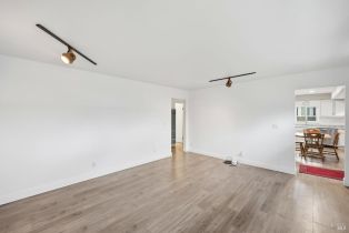 Single Family Residence,  Cockrobin avenue, Windsor, CA 95492 - 10