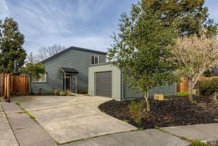 Single Family Residence, 125 Saratoga Ct, Petaluma, CA  Petaluma, CA 94954