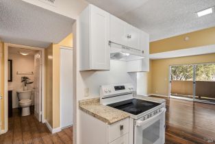 Condominium,  Townview avenue, Santa Rosa, CA 95405 - 4